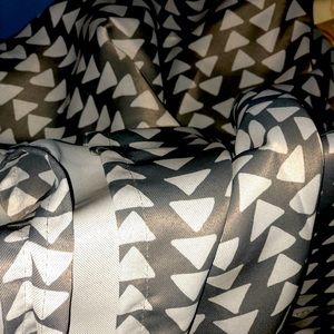 2 curtain panels of retro style geometric triangle design